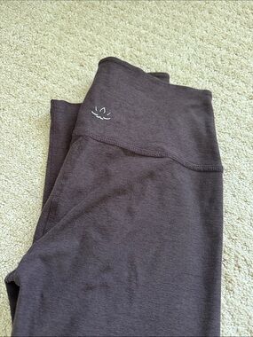 Beyond Yoga women’s Brown Leggings with Small Cat Logo